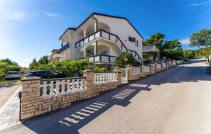 Exterior - 2 bedroom awesome apartment in Rtina (Rtina)