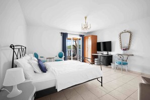 Kahden hengen romanttinen huone | Minibaari, tallelokero huoneessa, yksilöllisesti sisustettu