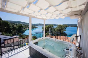 Chambre Double Deluxe | Bain à remous privé