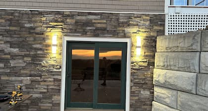 Secluded lodge, with multiple hiking trails and breathtaking views!