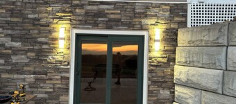 Secluded lodge, with multiple hiking trails and breathtaking views!