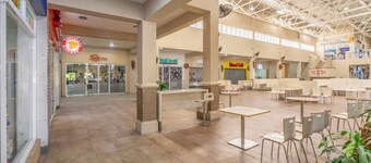 "The Savannah @ Phoenix" A cool family friendly home close to Major Attractions.