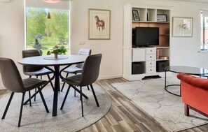 Dining - 2 bedroom beautiful apartment in Floda (Floda)