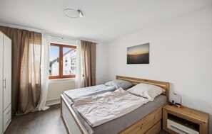 2 bedrooms, free WiFi, bed sheets