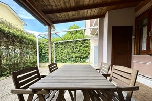 Outdoor dining - M397 - Marcelli, delightful three-room apartment 200m from the sea (Marcelli)