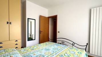 2 bedrooms, bed sheets