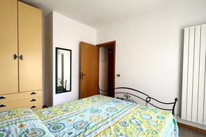 2 bedrooms, bed sheets - M397 - Marcelli, delightful three-room apartment 200m from the sea (Marcelli)