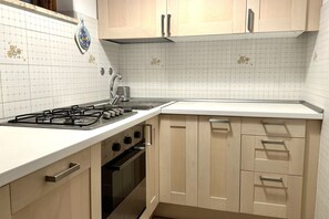 Fridge, oven, dishwasher