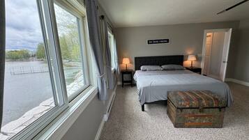 3 bedrooms, iron/ironing board, travel crib, free WiFi