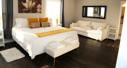 Elegant & Renovated Family Space-King Size Bed