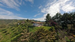 Exterior - Hermosas Vista a la Piedra de Guatapé, el Peñol y la Represa. Cara Rural (Guatapé)
