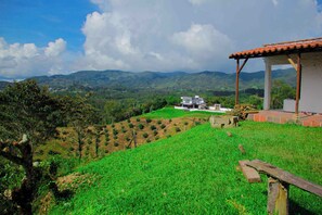 Property grounds - Hermosas Vista a la Piedra de Guatapé, el Peñol y la Represa. Cara Rural (Guatapé)