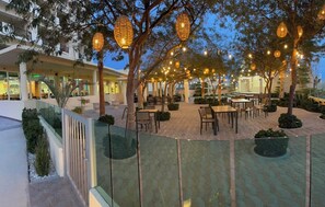 Outdoor dining - Studio on 7th. Floor, C30703 (Puerto Peñasco)