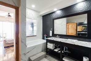 Shower, hair dryer, towels - Superb view  3 bedroom 2 bath, C30807 (Puerto Peñasco)