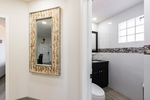 Shower, towels - 2 bedroom 2 bath, C30901 (Puerto Peñasco)