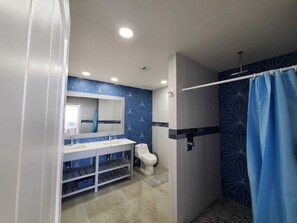 Douche, serviettes fournies