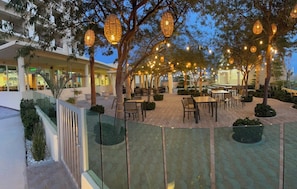 Outdoor dining - Spectacular Beachfront 4 bedroom Home, Villa12 (Puerto Peñasco)