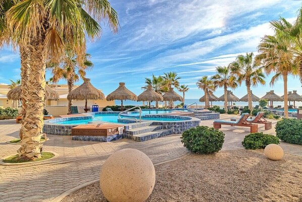 Pool - Beachfront Luxury Home V16 (Puerto Peñasco)