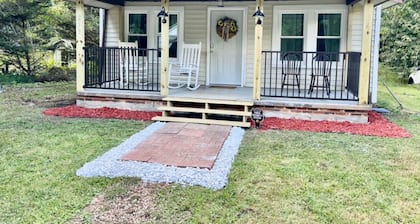 Charming 1940’s Ronda House Wilkes County NC Stone Mountain , wineries , NASCAR