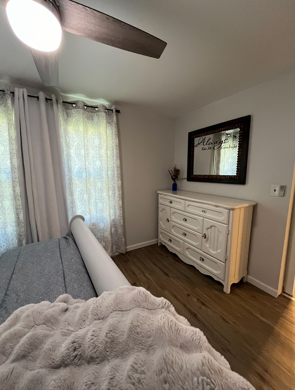 1 bedroom, desk, travel crib, free WiFi