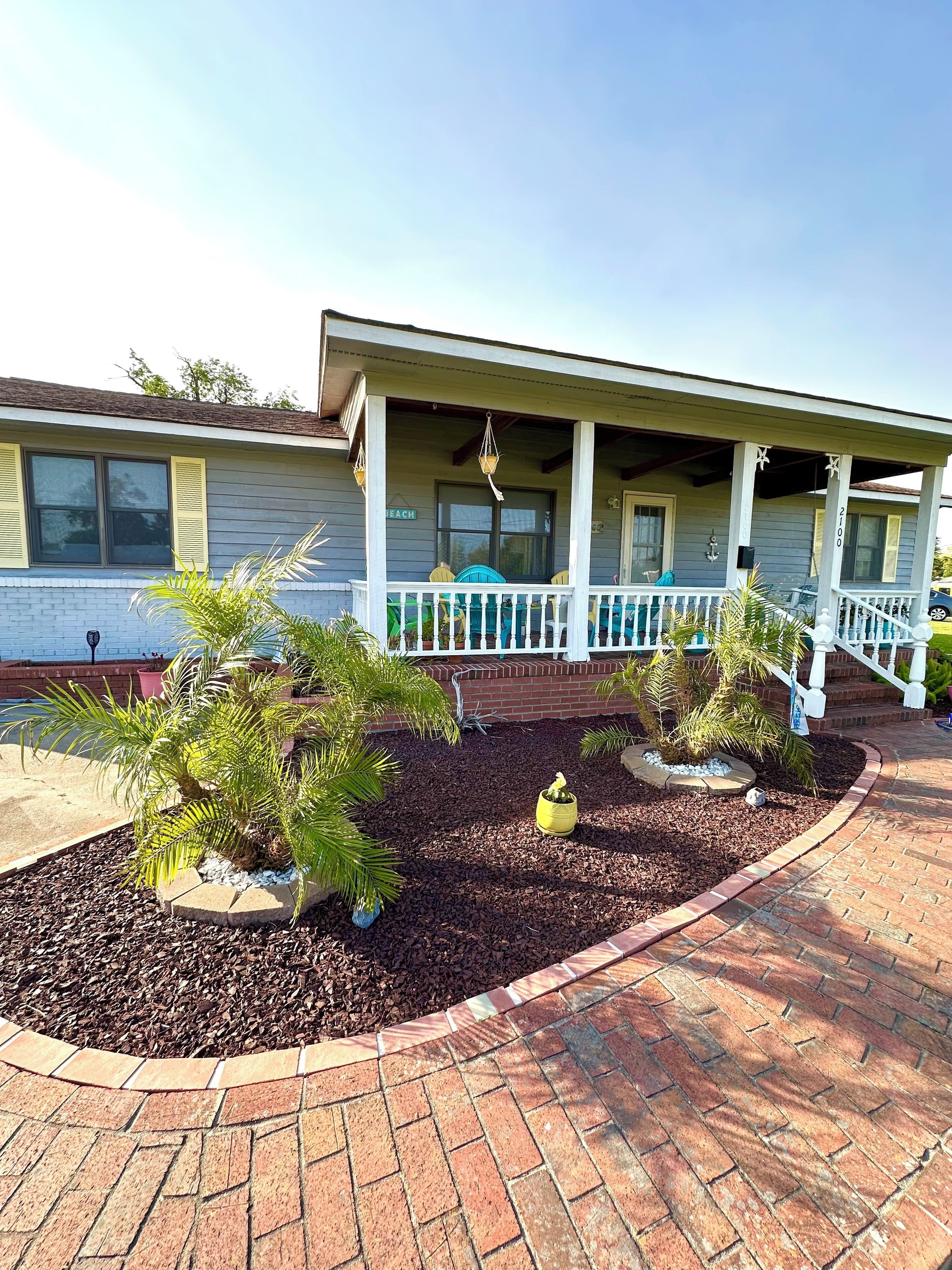 Brown’s Island Getaway- Pet Friendly & Close to beach & town! 