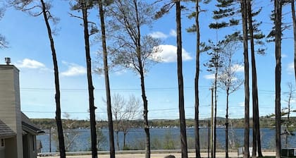 Beautiful Lake Winnipesaukee w/ Dock!