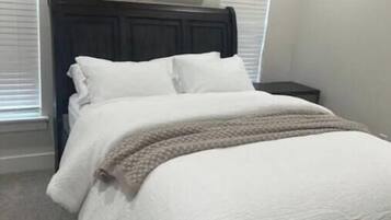 3 室のベッドルーム、WiFi、ベッドシーツ