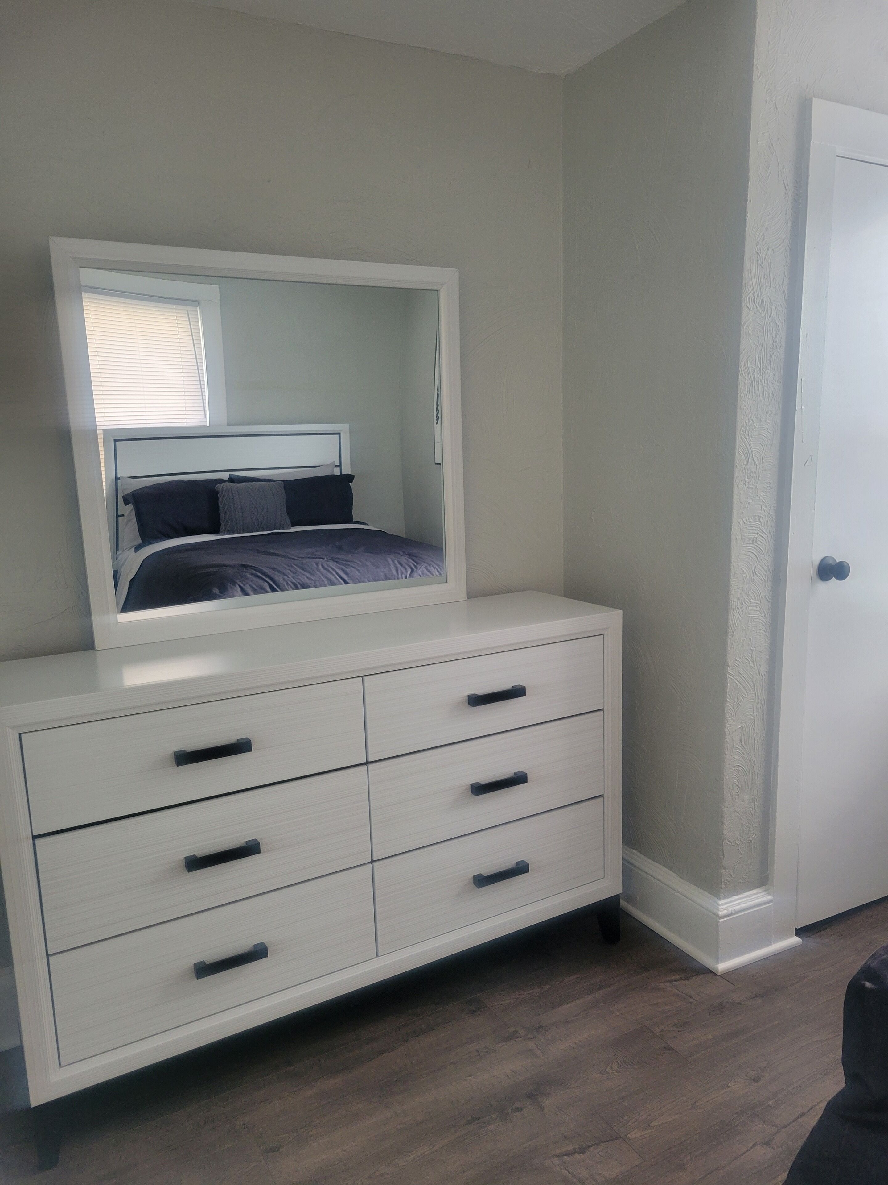 1 bedroom, desk, iron/ironing board, travel cot