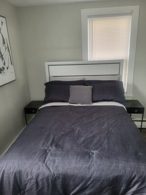 1 Schlafzimmer, Schreibtisch, Bügeleisen/Bügelbrett, Reisekinderbett