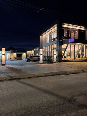 Exterior - You will enjoy easy access to everything from this centrally located place. (Paramaribo)