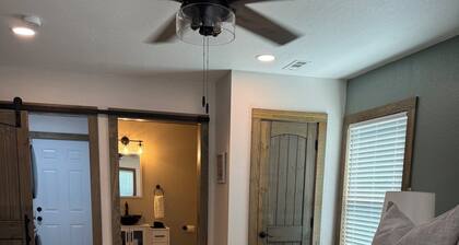 Cozy Ranch Style Home - Minutes from the Lake, with boat parking!