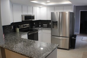 Micro-ondas, fogão, cooktop, lava-louças