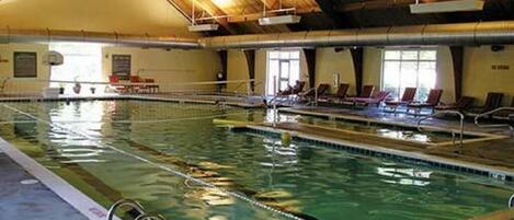 屋内プール、屋外プール