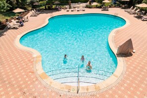 Indoor pool, outdoor pool