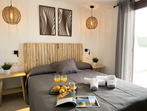 3 chambres, fer et planche à repasser, accès à Internet