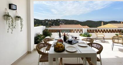 Semi-detached house with swimming pool for rent in Begur, Sa Tuna