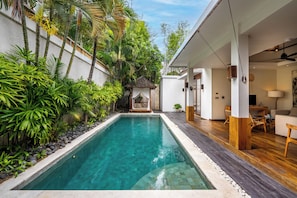 Outdoor pool - Villa Chloe by Pertama Management (Seminyak)