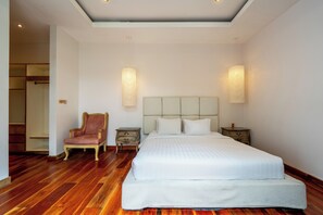 Deluxe villa, uitzicht op zwembad | 2 slaapkamers, een kluis op de kamer, verduisterende gordijnen