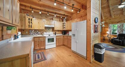 Cabin in the Smokies-Sleeps 6-Creek-Hot Tub-Firepit-WiFi-Wheelchair Accessible