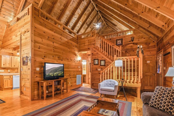 スマートテレビ、暖炉、テレビゲーム、DVD プレーヤー