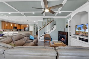 Smart-TV, peis, videospill og DVD-spiller