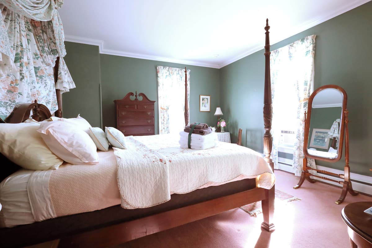 Chambre Simple Standard, 1 trĂšs grand lit, vue jardin