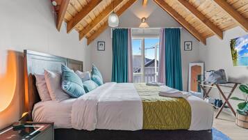 In-room safe, free WiFi, bed sheets