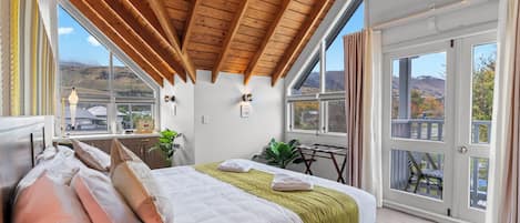 In-room safe, free WiFi, bed sheets