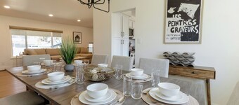 NEW! Chic+Cozy, Sleeps 14, King Bed, Work Desk, Tahoe 30 min, Mt Rose Ski 20 min