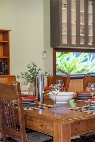 Stanley Stay | 3BR · Sauna & Playset, Pet-Friendly
