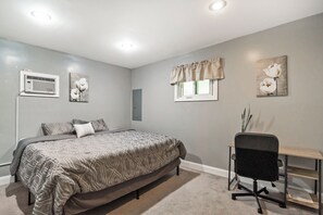 3 habitaciones, escritorio, tabla de planchar con plancha y wifi gratis