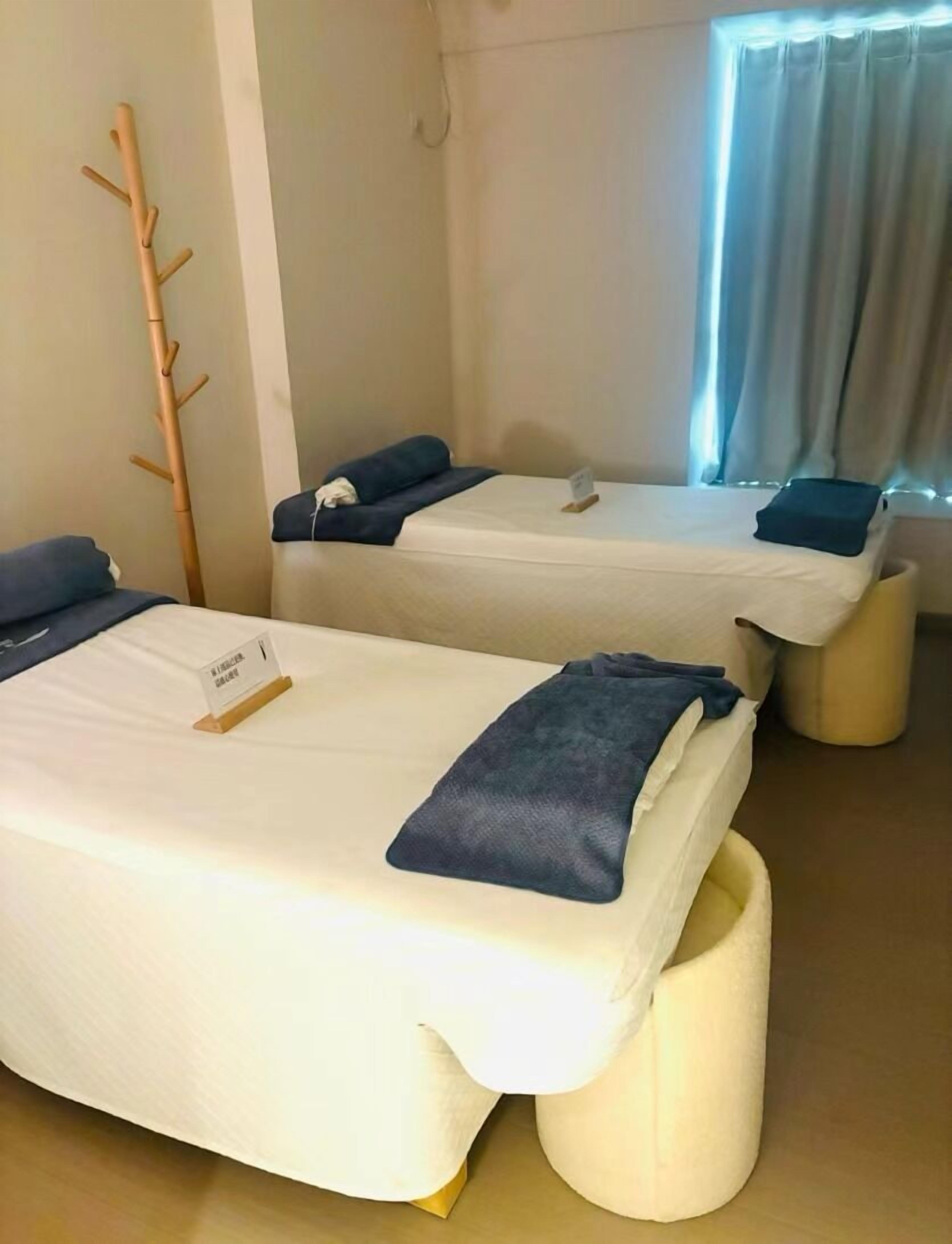 Couples treatment rooms, Turkish bath, body treatments, hydrotherapy