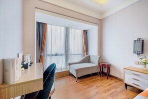 Business Double Room, City View | Hypo-allergenic bedding, desk, laptop workspace, blackout drapes - HT legend Hotel (Guangzhou)