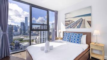 3 bedrooms, desk, iron/ironing board, free WiFi